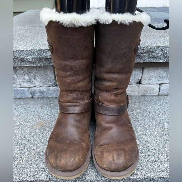 UGG Australia Kensington Brown Leather Boots with Shearling Lining - Picture 3 of 10